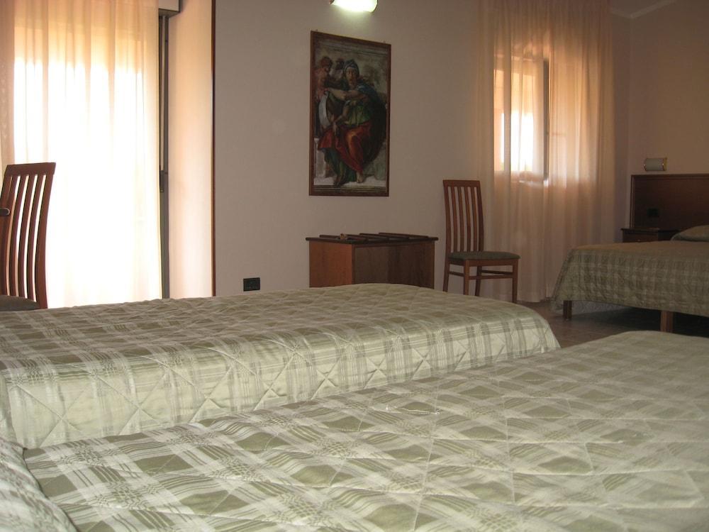 Hotel Pausania 3*